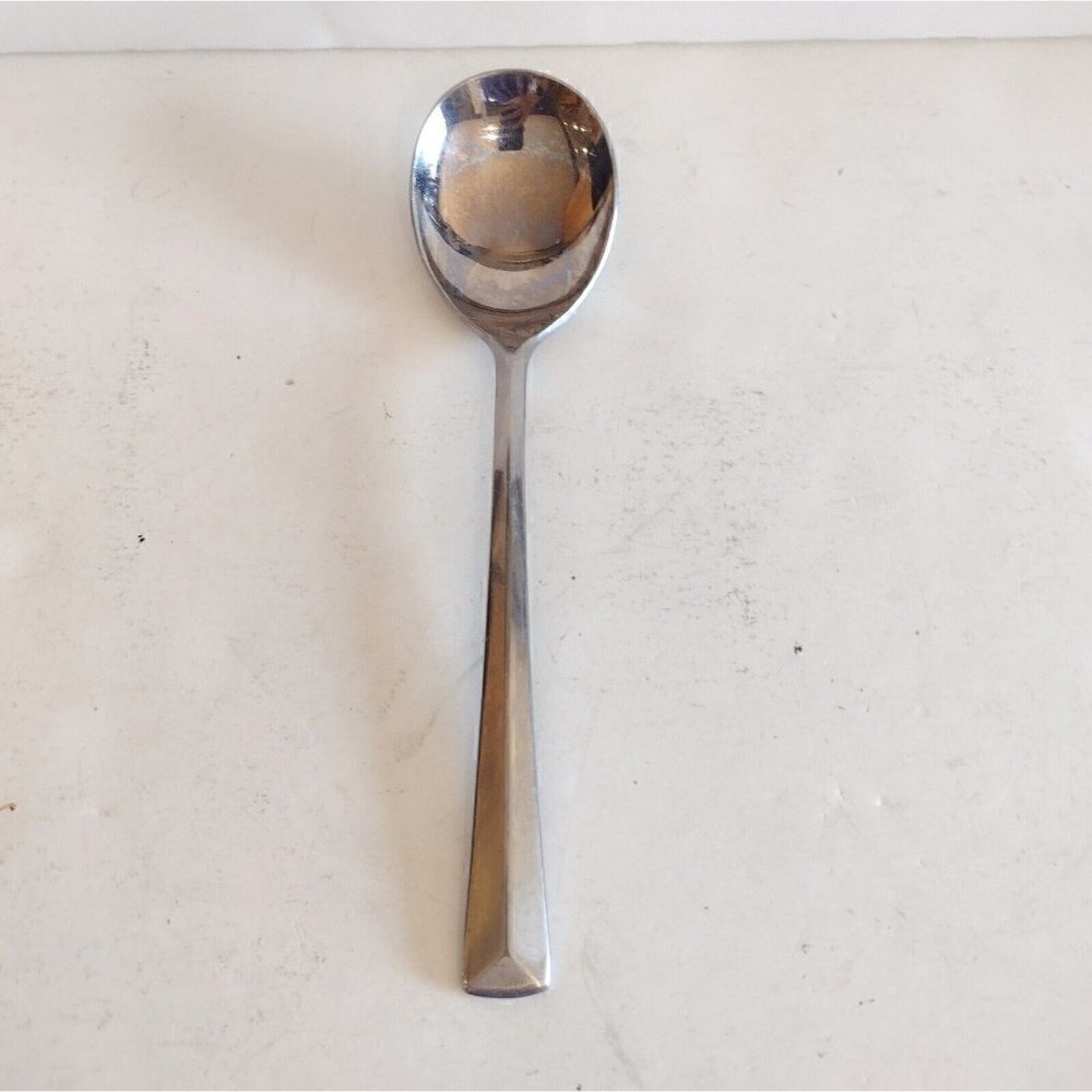 Reed & Barton Stainless Steel Rebacraft Korea Crest Pattern Soup Spoon